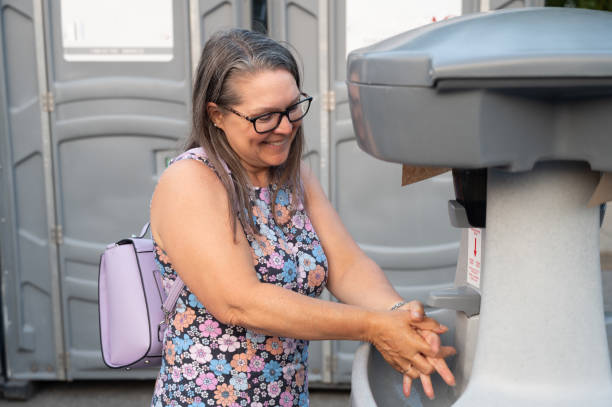 Best Portable bathroom rental  in Creve Coeur, MO
